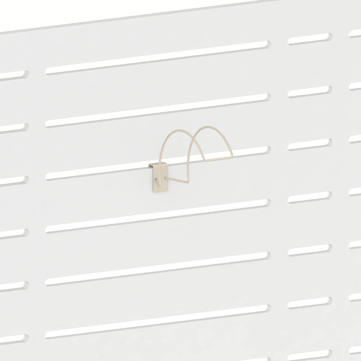 Support d'exposition pour casque de vélo (panneau Slatwall) — coloris beige